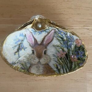 Easter bunny decoupage shell